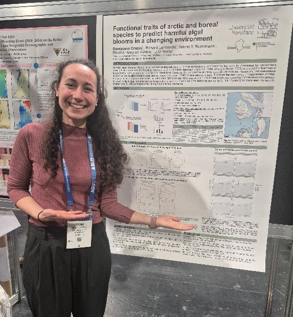 Domi presenting some of her GreenHAB research: “Functional traits of arctic and boreal species to predict harmful algal blooms in a changing environment”