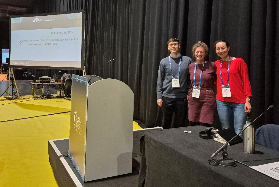 The session panel (left to right): Sam, Cora, and Domi